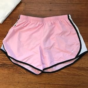 Nike Dri-fit Tempo shorts - size kids XL